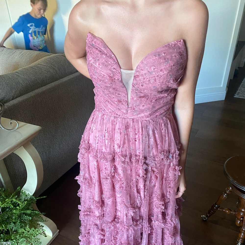 beautiful strapless dress *NEVER WORN*